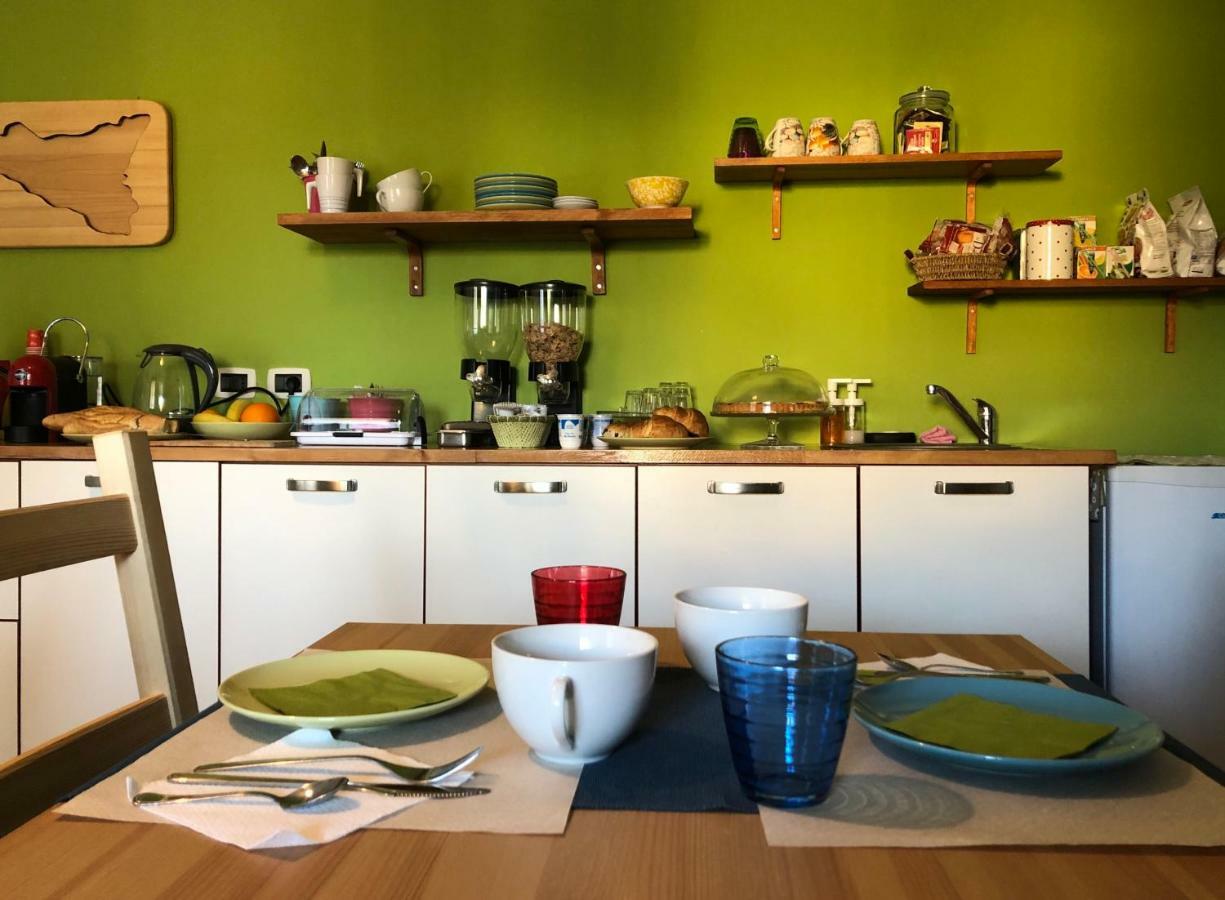A Casa Di Giù Couette-café *